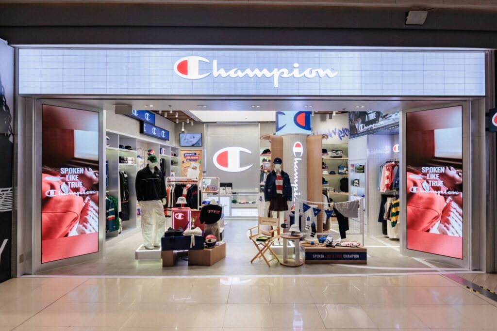 Champion Megabangna นิวลุค พลิกโฉมประสบการณ์ร้านคอนเซปต์ใหม่  ผสานแฟชั่น วัฒนธรรม และการแสดงออกถึงตัวตนของคนรุ่นใหม่ไว้ในที่เดียว